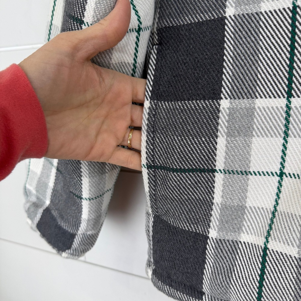 Outerknown Evolution Plaid Reversible Blanket Jac… - image 3